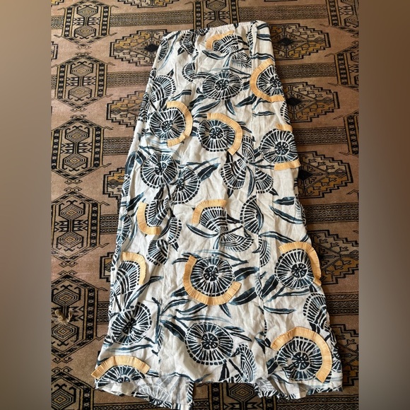 Elegant Strapless Floral Dress - Picture 5 of 5